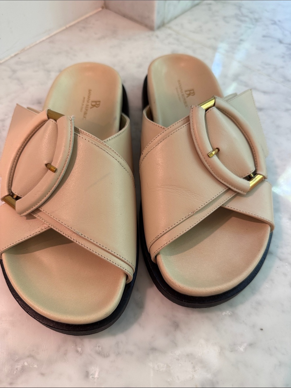 BANANA REPUBLIC Ravello Leather Buckle Slide Cream Size 9 Made in Italy 🇮🇹